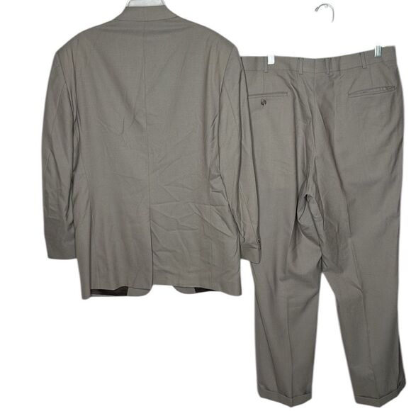 Burberry Vintage 100% Pure Wool Tan Suit. Pants size 34. Jacket size 42. - Picture 9 of 16